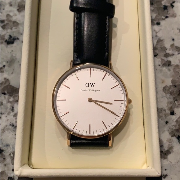 Never worn Daniel Wellington watch ❤️? main image 5